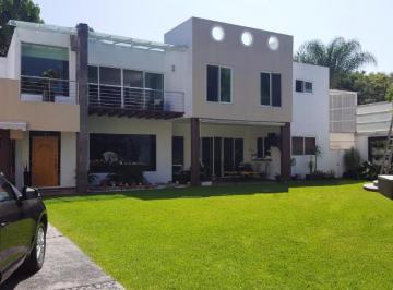 Casa · 550m² · 6 Recámaras · 3 Estacionamientos · En Vista Hermosa Vigilancia 2 Casas