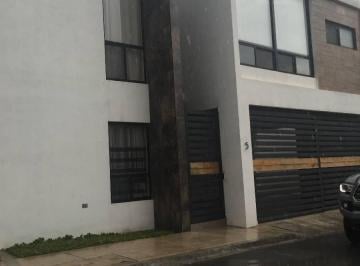 Casa de 3 habitaciones, Saltillo · Rento Casa en Tulipanes Amueblada