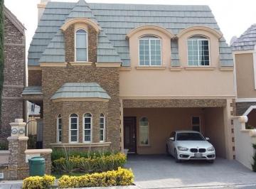 Casa de 3 habitaciones, Saltillo · Excelente Casa Amueblada en Renta en Villa Bonita