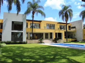 Casa · 1000m² · 5 Recámaras · 8 Estacionamientos · Fina Residencia en Le Corazón de Vista Hermosa