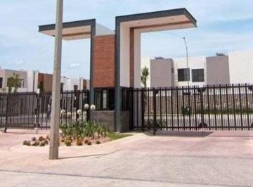 Casa de 2 habitaciones, San Luis Potosí · Casa en Renta Amueblada Privada Residencial Los Lagos Cerca de Zona Industrial