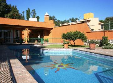 Casa · 700m² · 3 Recámaras · 4 Estacionamientos · Casa en Privada en Jardines de Delicias Cuernavaca - Ari - 157 - Cp
