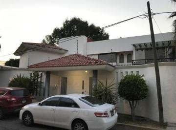 Casa · 1000m² · 4 Recámaras · 6 Estacionamientos · Casa en Venta - (4)