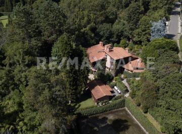Casa · 898m² · 6 Recámaras · 8 Estacionamientos · Casa en Venta - (4)