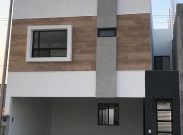 Casa · 200m² · 3 Recámaras · 2 Estacionamientos · Casa en Venta en Privada Residencial Peninsula