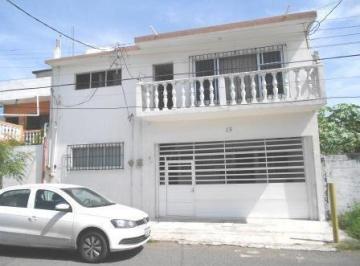 Casa · 189m² · 5 Recámaras · Veracruz Colonia del Maestro Calle: Cerrada del Maestro No. 15