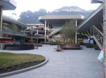 Local en centro comercial , Monterrey · Locales Comerciales en Plaza Via Puerta de Hierro Cumbres