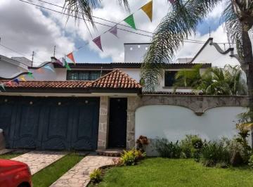 Casa de 5 habitaciones, Zapopan · Jardines del Sol. Bella Residencia en Vta. Av Moctezuma