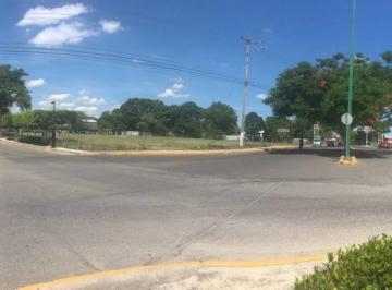 Terreno / Lote , Comalcalco · Venta/ Renta de Terreno en Av Leandro Rovirosa por Soriana en Comalcalco