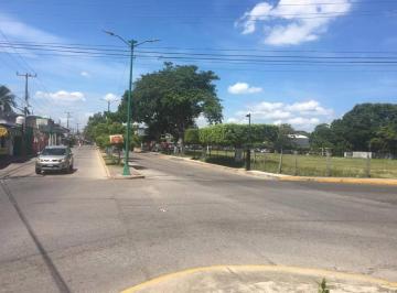 Terreno / Lote , Comalcalco · Venta/ Renta de Terreno en Av Leandro Rovirosa por Soriana en Comalcalco