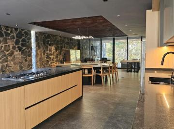 Casa en condominio · 557m² · 4 Recámaras · 2 Estacionamientos · Casas en Venta en Condominio - (4)