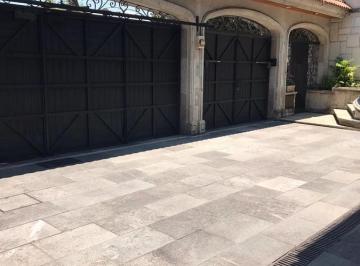 Casa · 740m² · 3 Recámaras · 6 Estacionamientos · Departamento - Bosque de Las Lomas