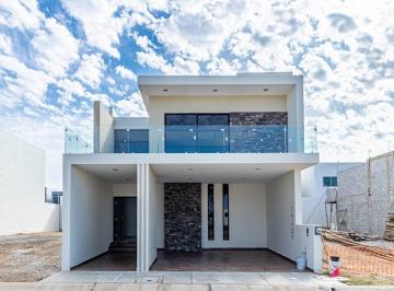 Casa de 3 habitaciones, Mazatlán · Casa en Venta en Mazatlán Residencial Altabrisa a Unos m de La Playa!