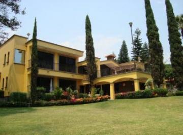 Casa · 1180m² · 6 Recámaras · 63 m² de Frente