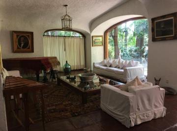 Casa · 1780m² · 6 Recámaras · 22 Estacionamientos · Superficie de 8634.m² con 115 m de Frente y 1800 m² de Construcción