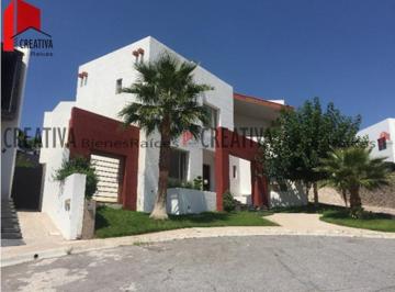 Casa · 689m² · 4 Recámaras · 5 Estacionamientos · Casa en Venta Fracc. Cerrado, Rincón de Las Lomas II, Chihu