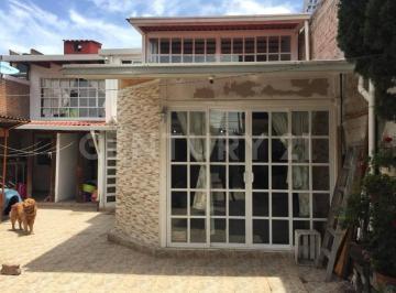 Casa · 320m² · 6 Recámaras · 4 Estacionamientos · 2 Casas en Venta en un Mismo Terreno en Toluca