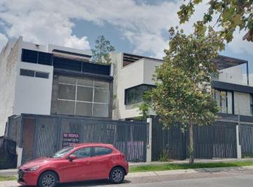 Casa de 4 habitaciones, Zapopan · Casa en Renta, en Bosques Vallarta Calle, Instituto de Ciencias, Solares, Tec de Monterrey