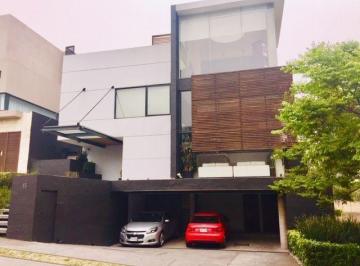 Casa en condominio · 601m² · 4 Recámaras · 200 Estacionamientos · Espectacular Casa en Cumbres de Santa Fe