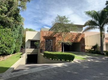 Casa en condominio de 4 habitaciones, Zapopan · Casa en Renta en Valle Real