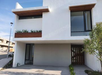 Casa de 4 habitaciones, El Marqués · Casa con Recamara en Pb y Roof Garden