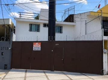 Casa de 5 habitaciones, Guadalajara · Amplia Casa/oficina Y/o Consultorios en Av Lázaro Cárdenas (Arcos del Milenio)