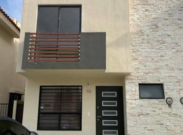 FACHADA 1 · Casa en Renta en El Campestre, Nextipac, Zapopan Cerca a Technology Park, Cucba, bimbo