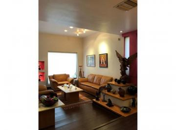 Casa · 478m² · 4 Recámaras · Venta de Casa con Recamara en Planta Baja en San Francisco Country C.