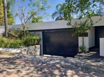 Casa · 1152m² · 5 Recámaras · 6 Estacionamientos · Casa de Lujo en Venta Las Cañadas