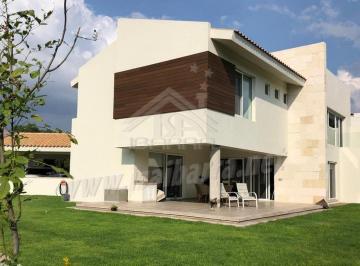 Casa · 420m² · 3 Recámaras · 6 Estacionamientos · Casa - Condominio Rancho San Antonio