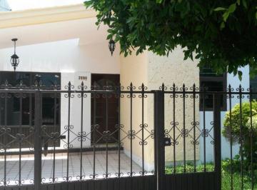 Casa · 195m² · 1 Recámara · 1 Estacionamiento · Oficina a Puerta Cerrada en Renta Jardines de La Cruz, Guadalajara | 195 m²