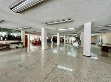 Local comercial de 6,284 m2, 68 estacionamientos 1,288 m2, 3 niveles de comercio · Buenavista