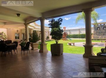 Casa · 1238m² · 5 Recámaras · 8 Estacionamientos · Casa en Venta - Hacienda Santa Fe