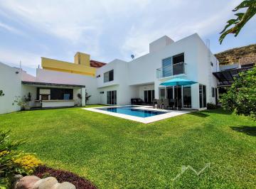Casa de 6 habitaciones, Cuernavaca · Renta Hermosa E Imponente Casa Sola Minimalista en Cuernavaca