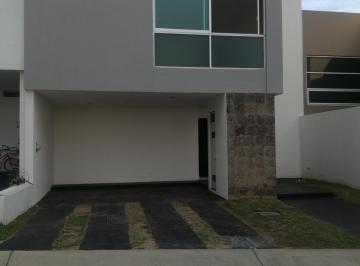 Casa de 3 habitaciones, Zapopan · Casa de Renta en Puerta del Valle
