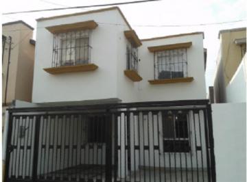 Casa · 120m² · 3 Recámaras · 2 Estacionamientos · Casa en Renta Hacienda Los Morales 3 Sector, San Nicolas de Los Garza.