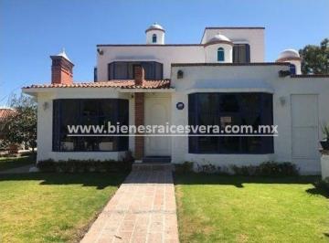 Casa de 5 habitaciones, Tequisquiapan · Casa en Venta en Club de Golf Tequisquiapan Angelica