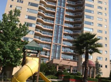 Departamento · 330m² · 2 Recámaras · 3 Estacionamientos · Departamento - Lomas Country Club