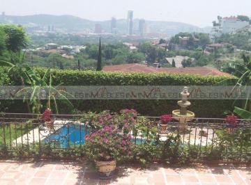 Casa · 500m² · 3 Recámaras · 2 Estacionamientos · Casa en Venta en Veredalta