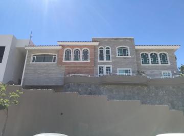 Casa de 4 habitaciones, Zapopan · Casa con Hermosas Vistas en Lo Más Alto de Bugambilias