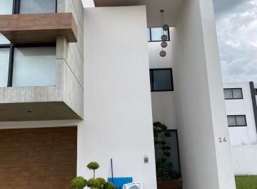 Casa de 5 habitaciones, San Andrés Cholula · Casa en Renta en Lomas de Angelópolis Lejos del Río. Recámara en Planta Baja