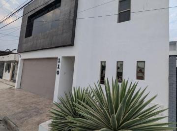 Casa de 4 habitaciones, Reynosa · Casa Amueblada 4 Recámaras Fuentes Lomas Todos Los Servicios