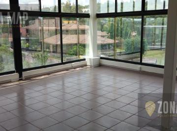 Oficina · 120m² · 2 Estacionamientos · Oficina - León