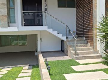 Casa de 4 habitaciones, Pachuca · Venta Casa Zona Plateada 4 Rec C/baño, Sótano C/cocina P/eventos Sociales, Roof C/pérgola N Pachuca