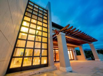 Casa de 5 habitaciones, Huixquilucan · Venta o Renta Casa en Bosque Real, Frente Al Lago y Campo de Golf