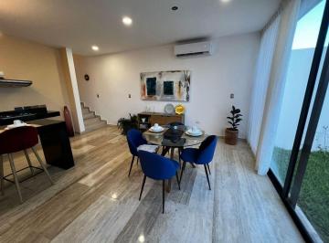 Sala · Townhouse en Venta en Conkal, Mérida