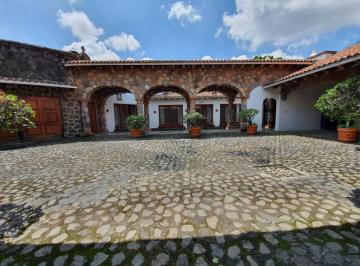 Casa · 1000m² · 4 Recámaras · 10 Estacionamientos · Casa Sola en Vista Hermosa Cuernavaca - Ari - 743 - Cs*