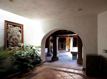 Casa de 6 habitaciones, Querétaro · Casa en Venta - Jurica - C1360