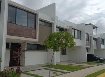 Casa de 3 habitaciones, Tlajomulco de Zúñiga · Casa en Venta Col. Jardines de Santa Anita, Tlajomulco, Jal. 3 Recamaras y Estudio