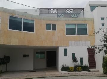 Casa de 5 habitaciones, San Andrés Cholula · Casa en Renta en Lomas de Angelópolis Opción a 5 Recámaras.